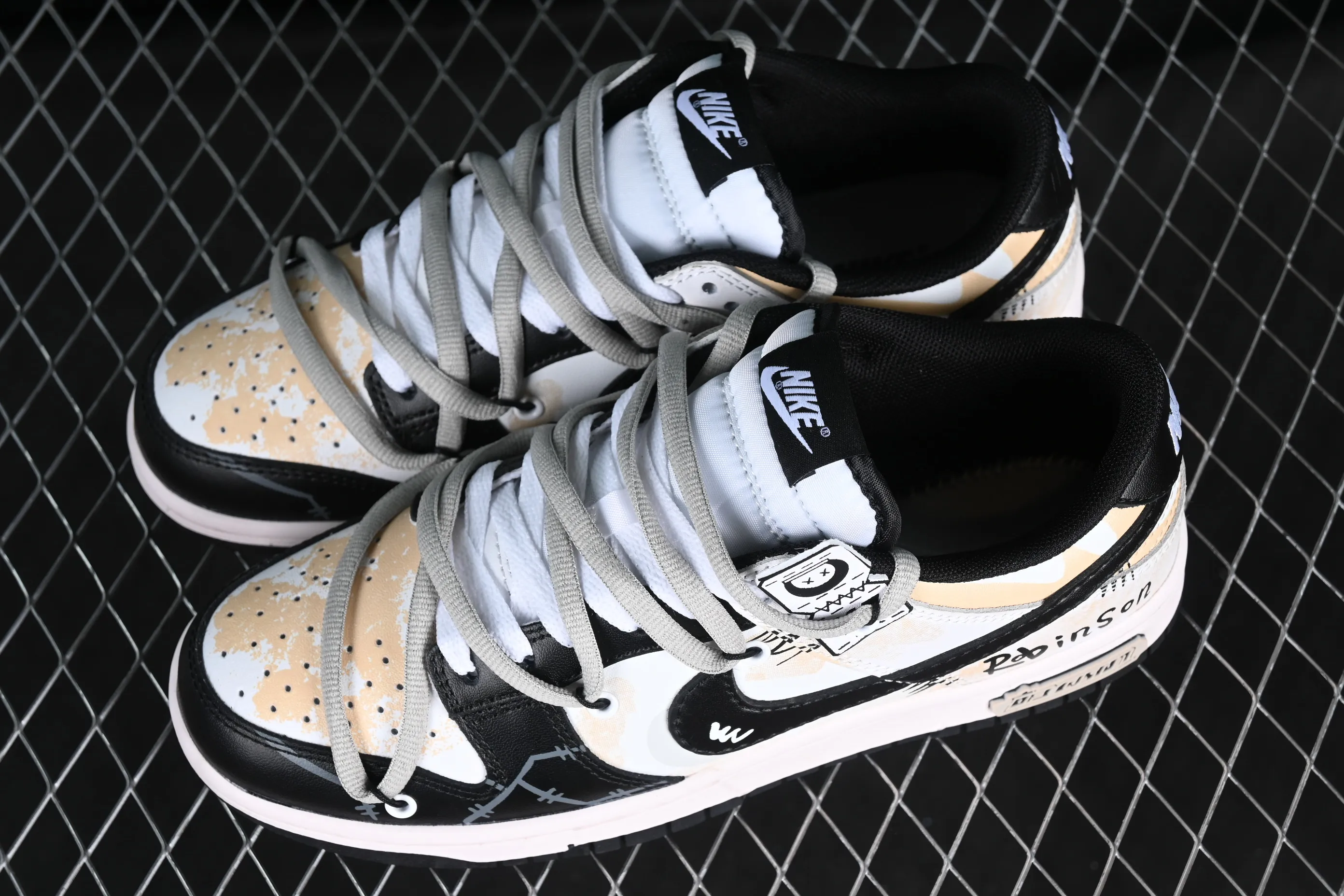 All Categories Nk SB Dunk Series Nk SB Dunk Low Low-top sneakers Nk Dunk Low DaVinci Custom Robinson Graffiti Deconstruction SB strap low-top casual sneakers DD1391-100